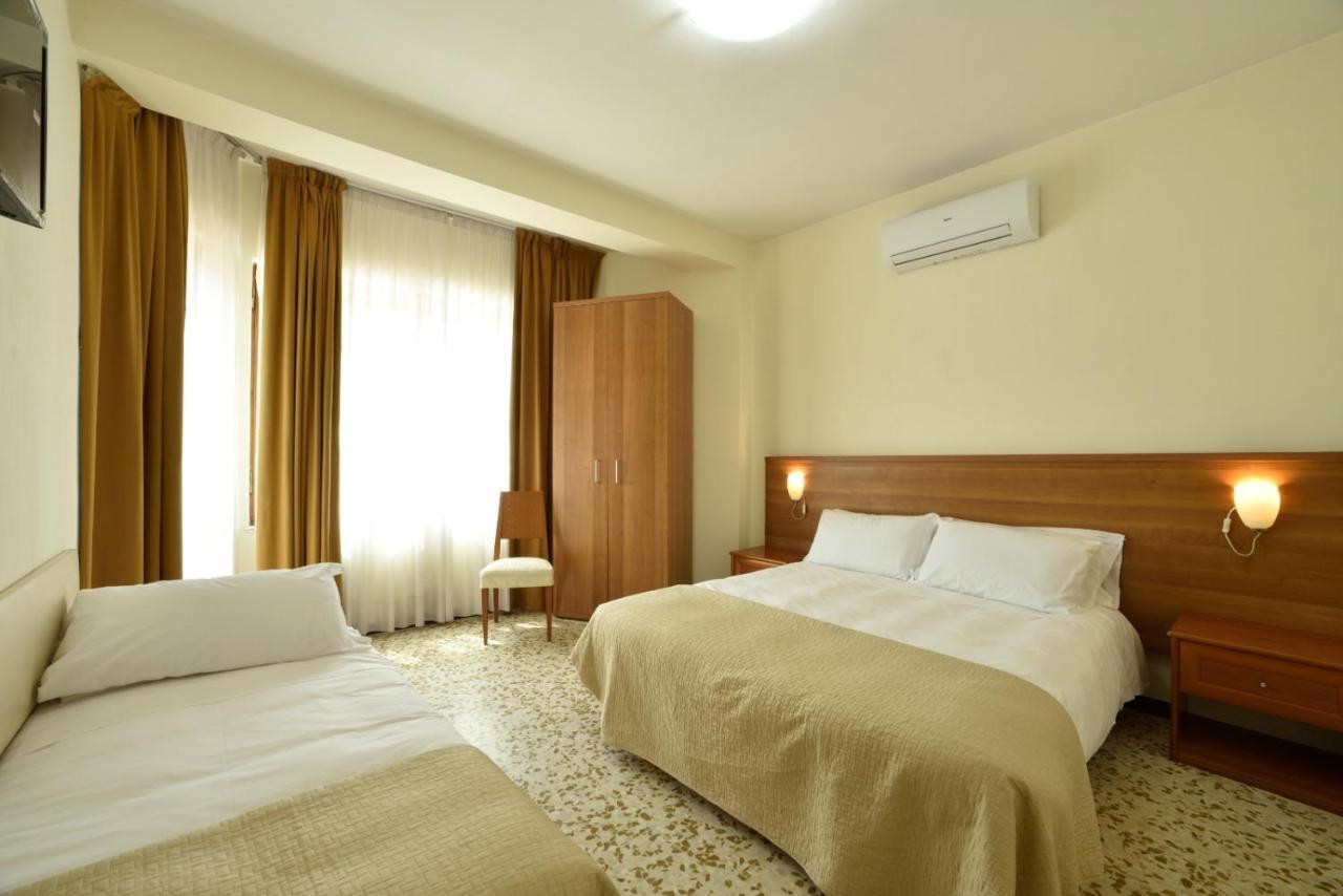 Hotel Diano Marina Mhotelsgroup Екстер'єр фото