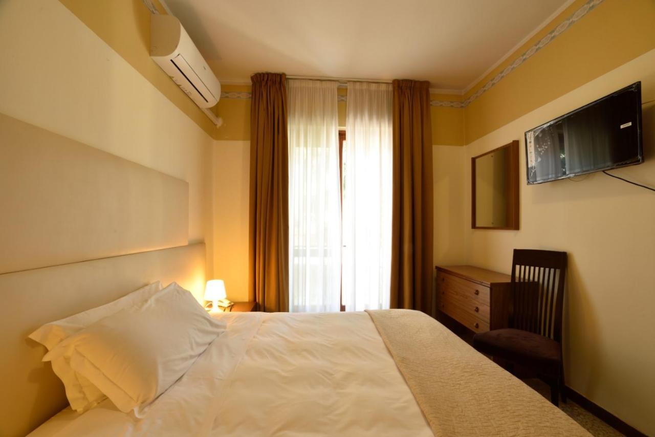 Hotel Diano Marina Mhotelsgroup Екстер'єр фото